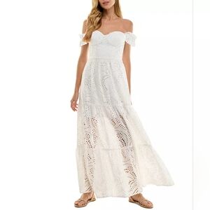 Women's Clothing (888)